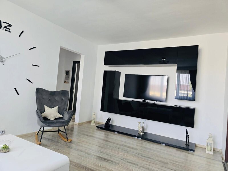 Nicolae Grigorescu, 10 minute metrou, Postavarul intersectie 1 Decembrie,