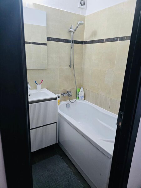 Nicolae Grigorescu, 10 minute metrou, Postavarul intersectie 1 Decembrie,