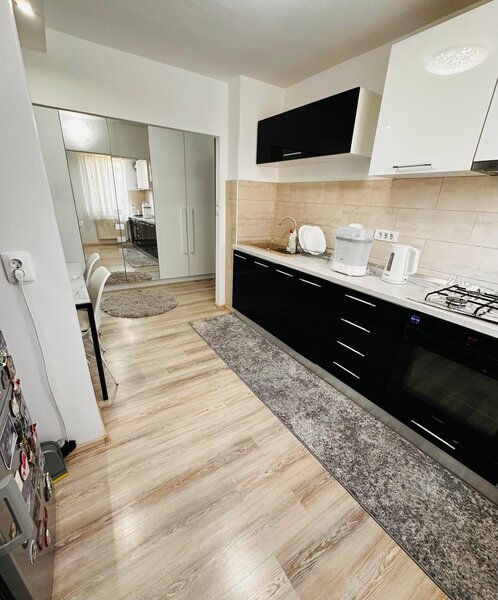 Nicolae Grigorescu, 10 minute metrou, Postavarul intersectie 1 Decembrie,